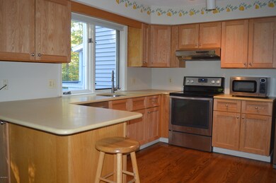 29 Wexford Ct unit 5-5, Lenox, MA 01240 - photo 6