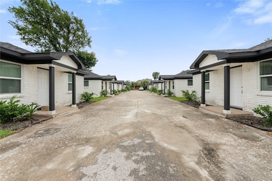 4120 Linn St unit C, Houston, TX 77026 - photo 2