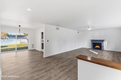 09-Dining and Living