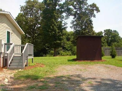 5068 Waynick Meadow Rd, Asheboro, NC 27205 - photo 3