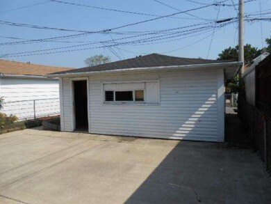 5230 W Oakdale Ave, Chicago, IL 60641 - photo 3