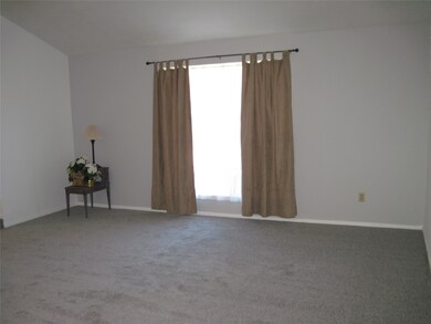 16418 Barcelona Dr, Friendswood, TX 77546 - photo 4