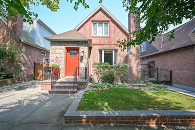 81-11 64th Rd, Flushing, NY 11379 - photo 2