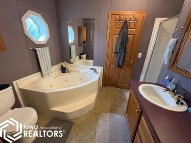 1551 N 14th St, Centerville, IA 52544 - photo 6