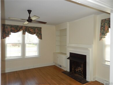 Formal Livingroom with Built-ins