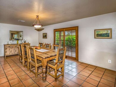 Dining_Room