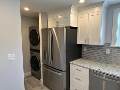 11 Atlantic St unit 2, Newport, RI 02840 - photo 3