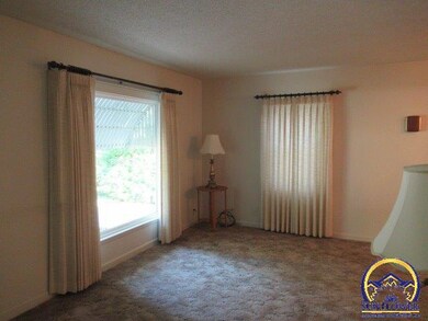 928 SW Medford Ave, Topeka, KS 66606 - photo 5