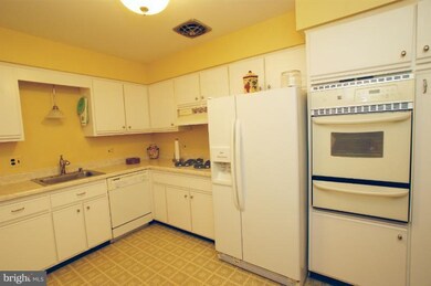 5206 Portsmouth Rd, Fairfax, VA 22032 - photo 3