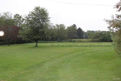 148 W Beil Ave, Nazareth, PA 18064 - photo 4