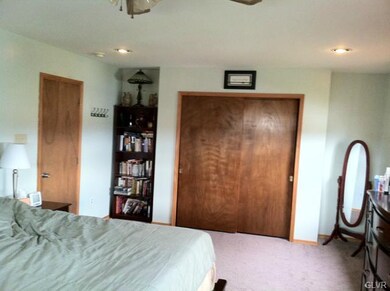 2117 N Apple St, Whitehall, PA 18052 - photo 6