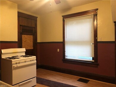 825 Plymouth Ct NW, Canton, OH 44703 - photo 5