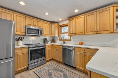 627 Colonial Dr, Portsmouth, NH 03801 - photo 6