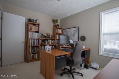 1469 Hamily Ct NE, Grand Rapids, MI 49505 - photo 6