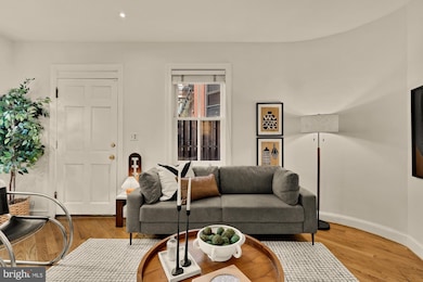 6 Logan Cir NW unit 2, Washington, DC 20005 - photo 2