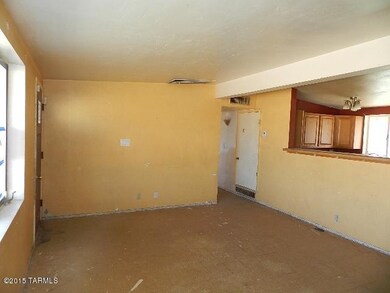 022-193667-LivingRm