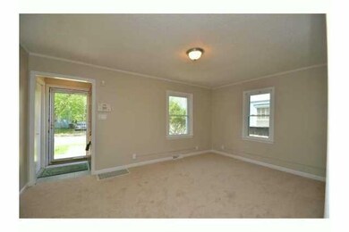 909 E 23rd St, Des Moines, IA 50317 - photo 3