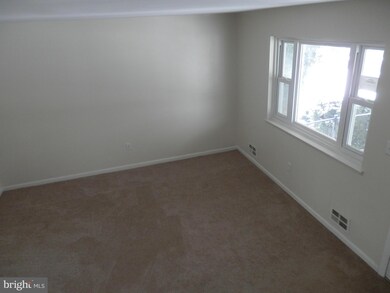634 Queensgate Rd, Baltimore, MD 21229 - photo 2