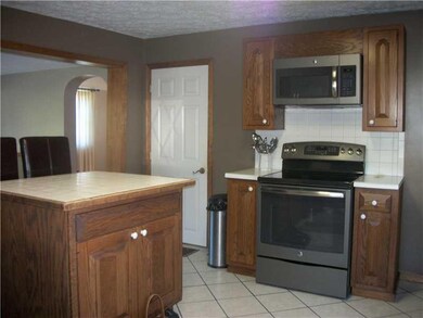 Kitchen. KITCHEN ISLAND