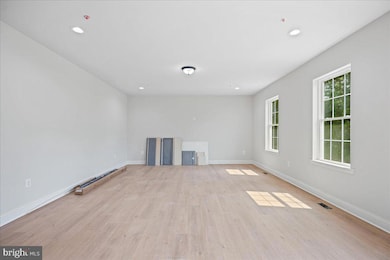 7016 Grace Landing Ct, Hughesville, MD 20637 - photo 7