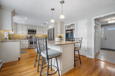 6 Reservoir Dr, Southborough, MA 01772 - photo 3