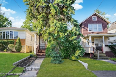 200 Barnard Ave, Staten Island, NY 10307 - photo 2