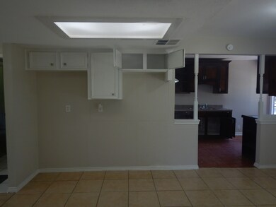 10502 Saber Ct, Houston, TX 77038 - photo 5