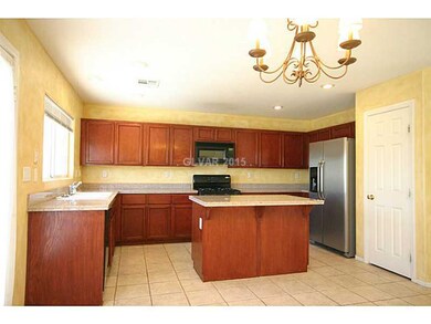 Kitchen. Kitchen w/Island & Breakfast nook