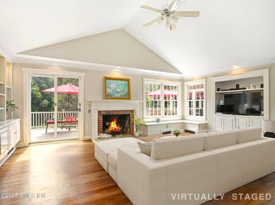 239 E Hunting Ridge Rd, Stamford, CT 06903 - photo 7