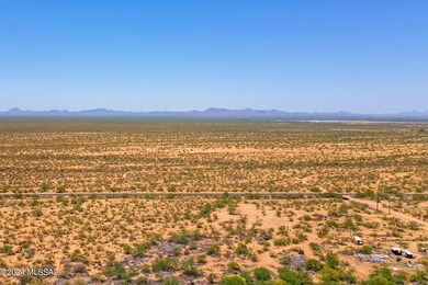 10-web-or-mls-7777 W Los Reales-10