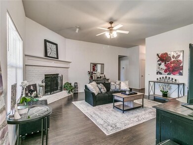 2113 NE 7th St, Moore, OK 73160 - photo 5