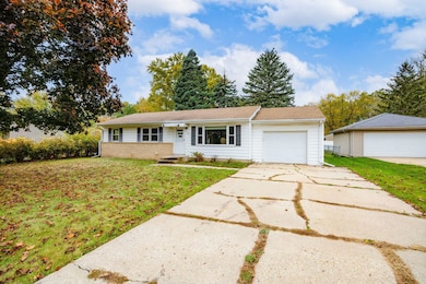 2438 Iva Ct, Beloit, WI 53511 - photo 2