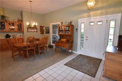 645 N Hickory Hills Dr, Columbus, IN 47201 - photo 3