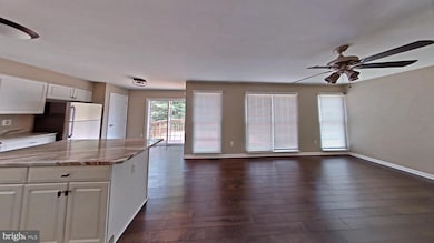 9516 Meadows Farm Dr, Owings Mills, MD 21117 - photo 5