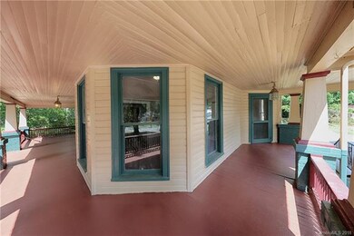 653 Davie Ave, Statesville, NC 28677 - photo 2