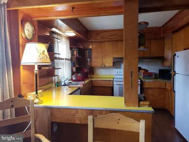 426 Lee Ave, Spring City, PA 19475 - photo 7