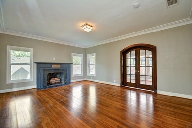 210 Coronado St, Houston, TX 77009 - photo 2
