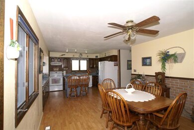 kitchen/dining room