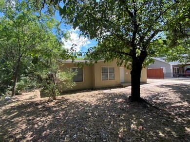 901 Highland Dr, Grand Prairie, TX 75051 - photo 3