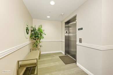 Village Crossing East Building unit 216, Roselle, IL 60172 - photo 5