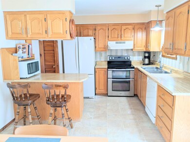 99 Fox Run Cir, Lyndonville, VT 05851 - photo 7