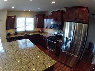 Kitchen. Stainless steel appliances. http://www.10