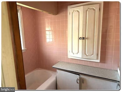 122 S 3rd St, Saint Clair, PA 17970 - photo 3