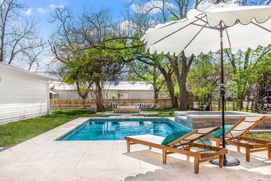 402 N Edison St, Fredericksburg, TX 78624 - photo 2