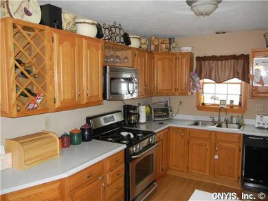 Kitchen Beautifully Updated Kitchen!