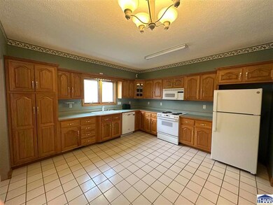 869 E Vincennes St, Linton, IN 47441 - photo 4
