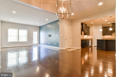 25082 Malmsbury Terrace, Chantilly, VA 20152 - photo 2