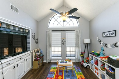 209 Bradford Ct, Hurst, TX 76053 - photo 5