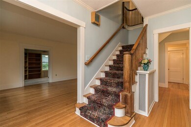 2201 Ridgeway Dr SE, Cedar Rapids, IA 52403 - photo 2