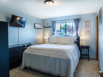 Bedroom, Primary